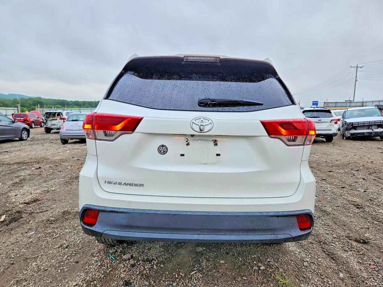 2019 Toyota Highlander Le - zdjęcie 6