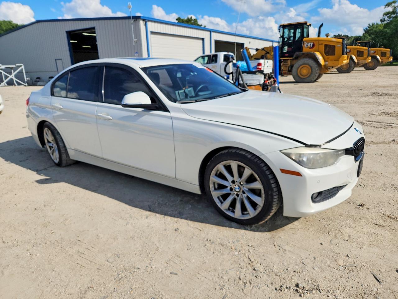 2015 BMW 320 I xDrive - zdjęcie 4