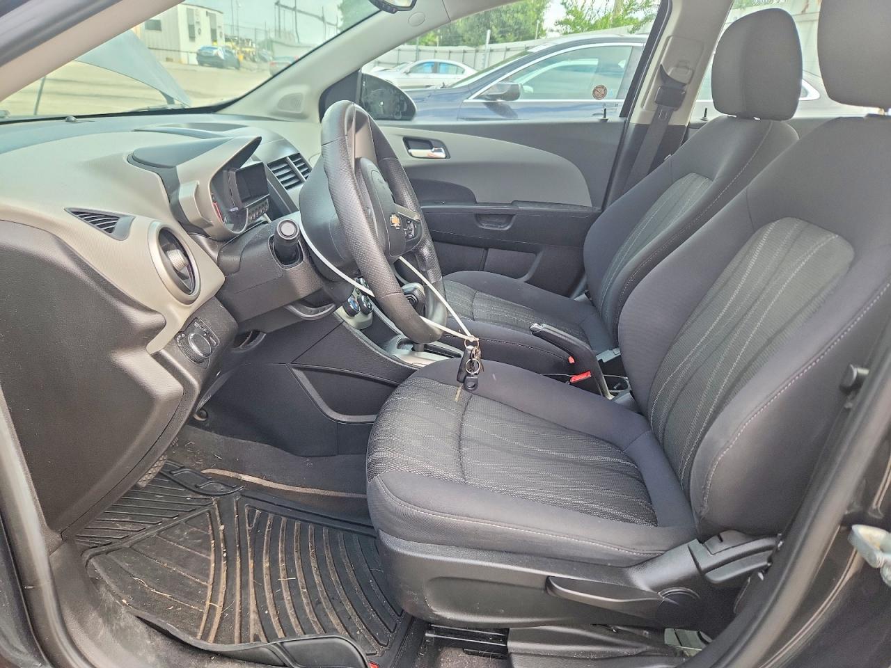 2015 Chevrolet Sonic Lt - zdjęcie 7