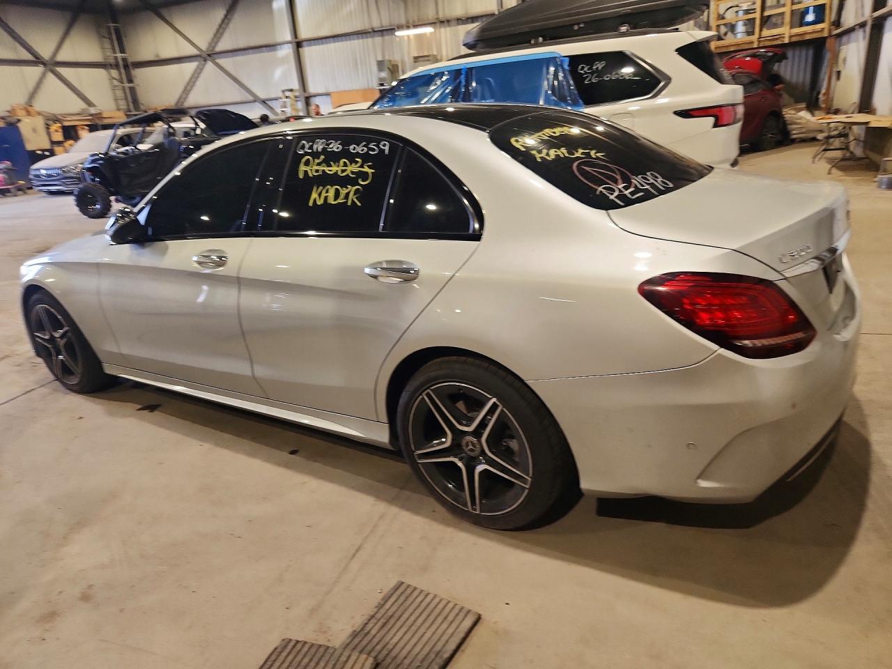 2021 Mercedes-Benz C 300 4Matic - zdjęcie 2