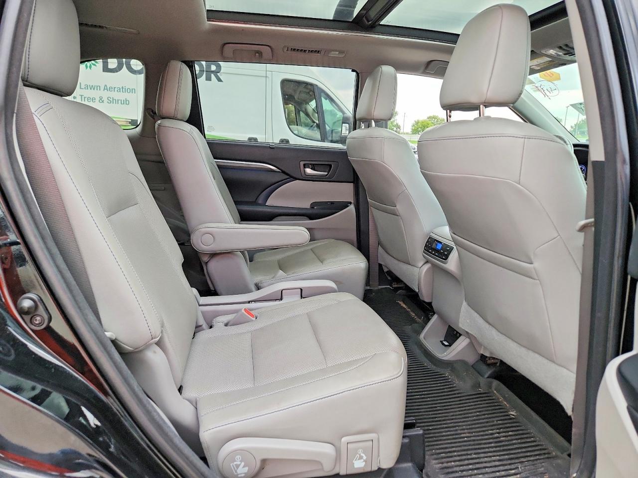 2017 Toyota Highlander Limited Platinum - zdjęcie 11