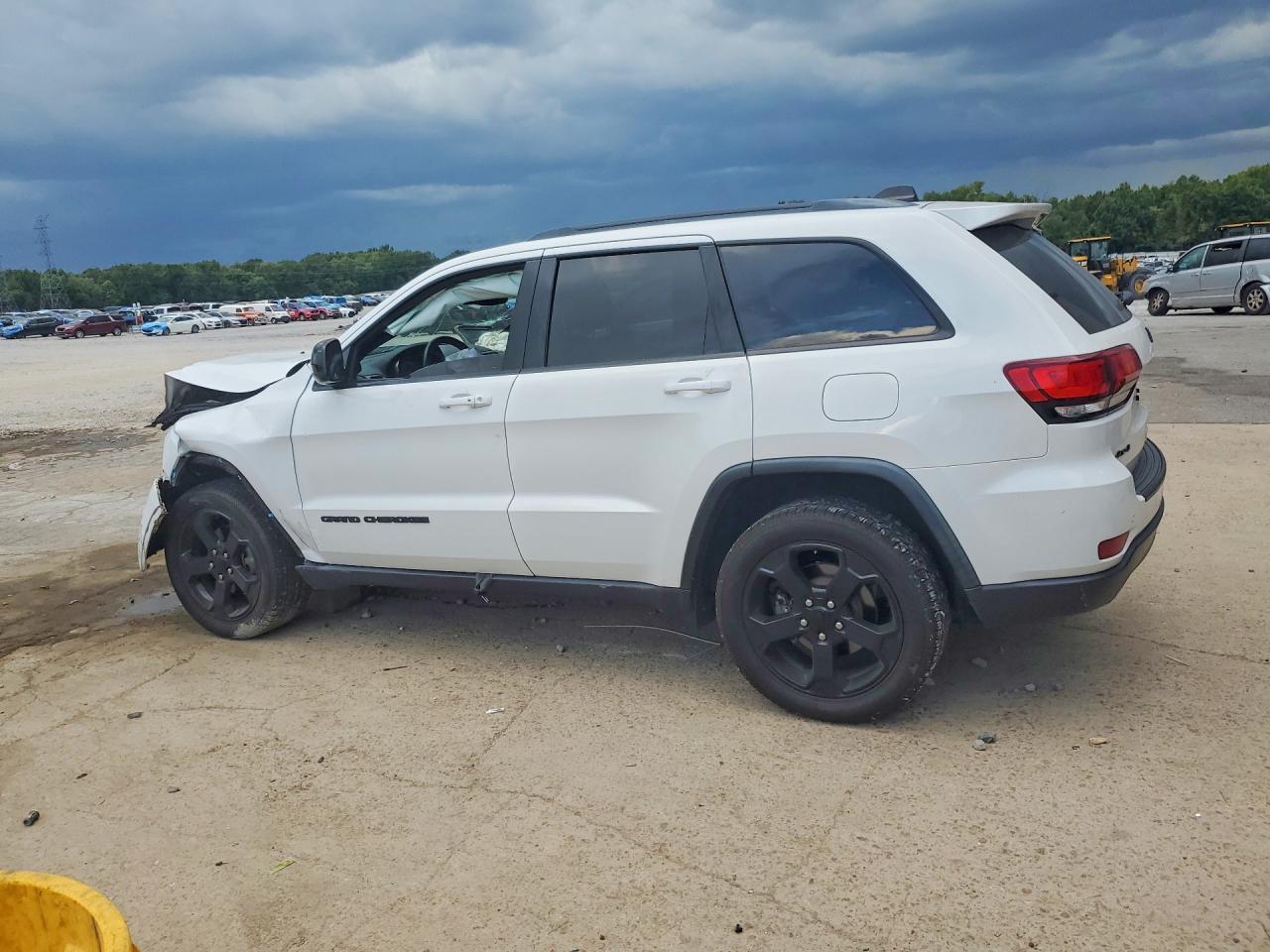 2019 Jeep Grand Cherokee Laredo - zdjęcie 2