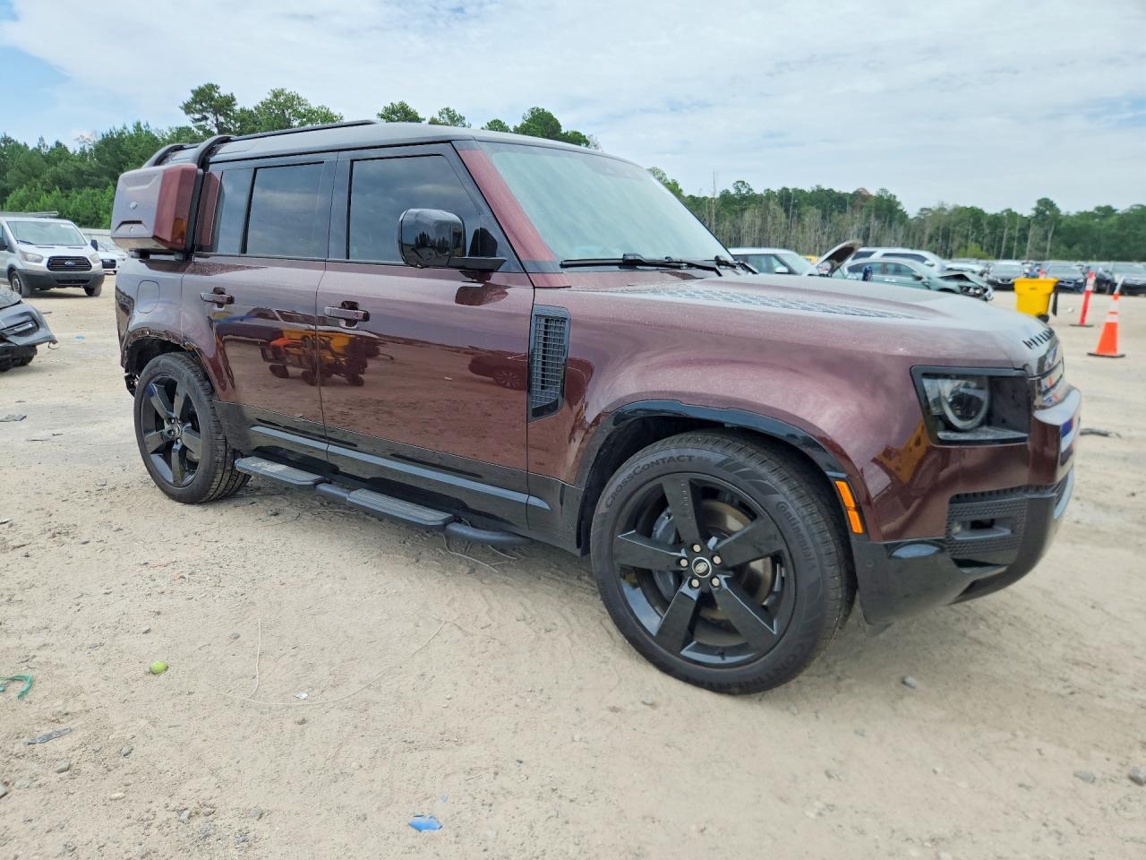 2025 Land Rover Defender 110 Sedona Red - zdjęcie 4