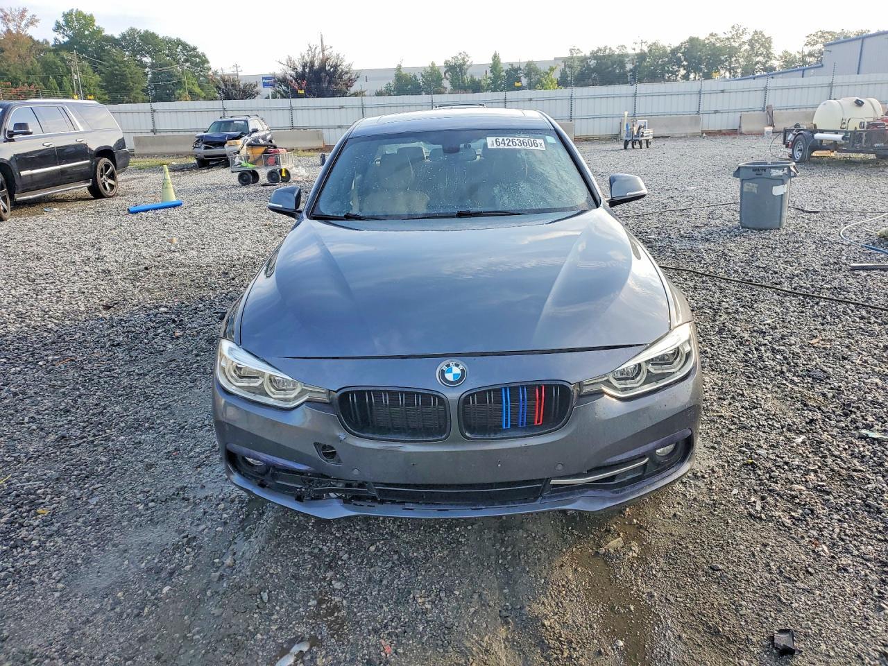 2018 BMW Seria 3 330i - zdjęcie 5