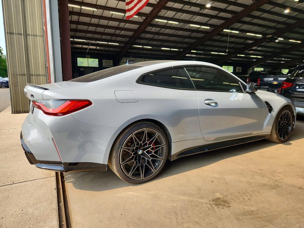 2022 BMW M4 Competition - zdjęcie 3