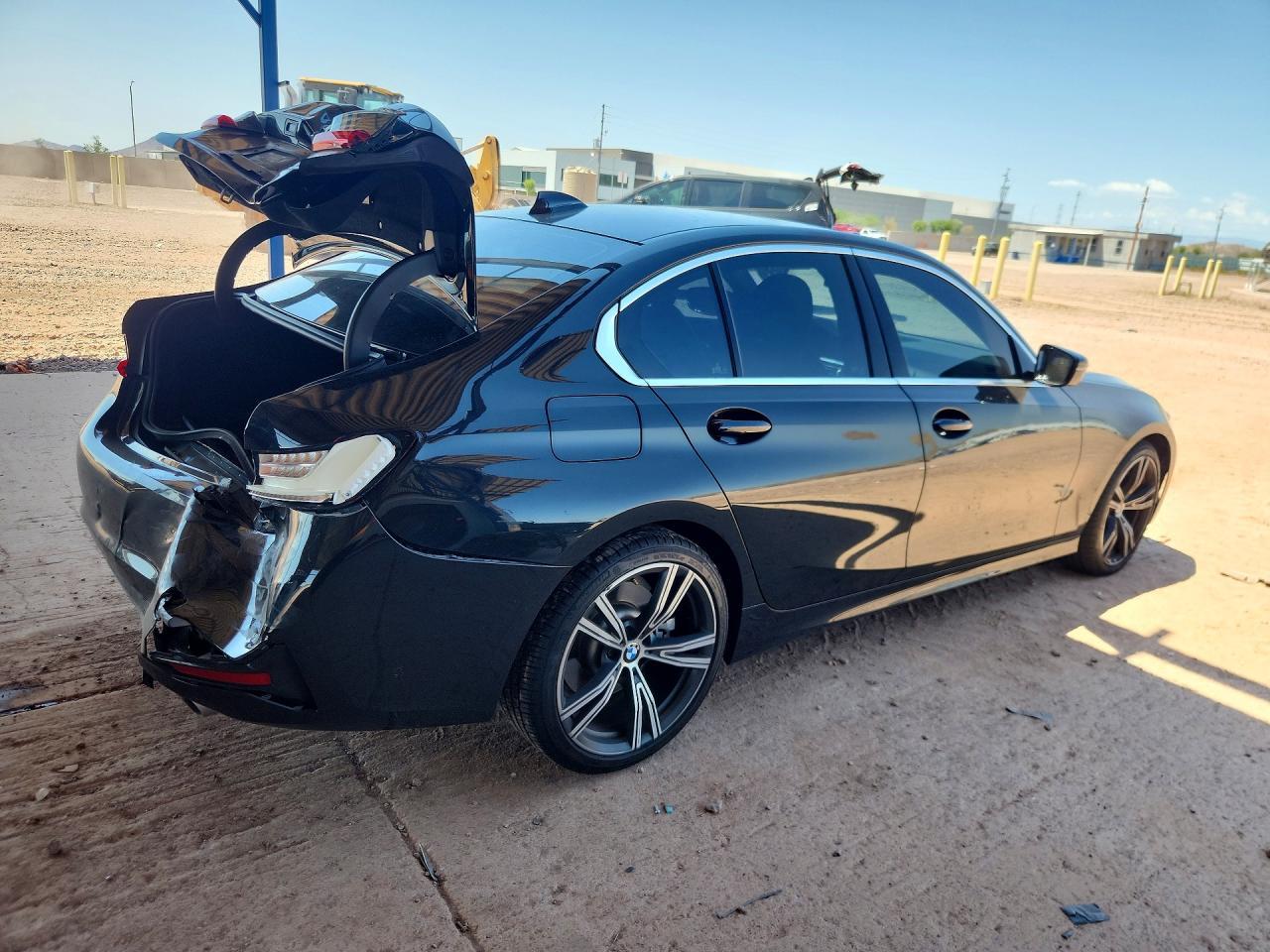 2020 BMW 330I - zdjęcie 3