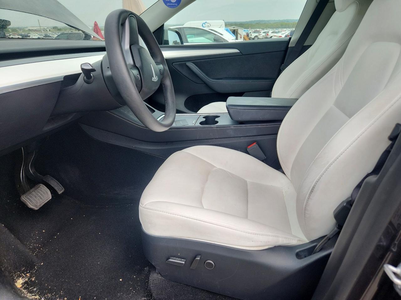 2024 Tesla Model Y - zdjęcie 7