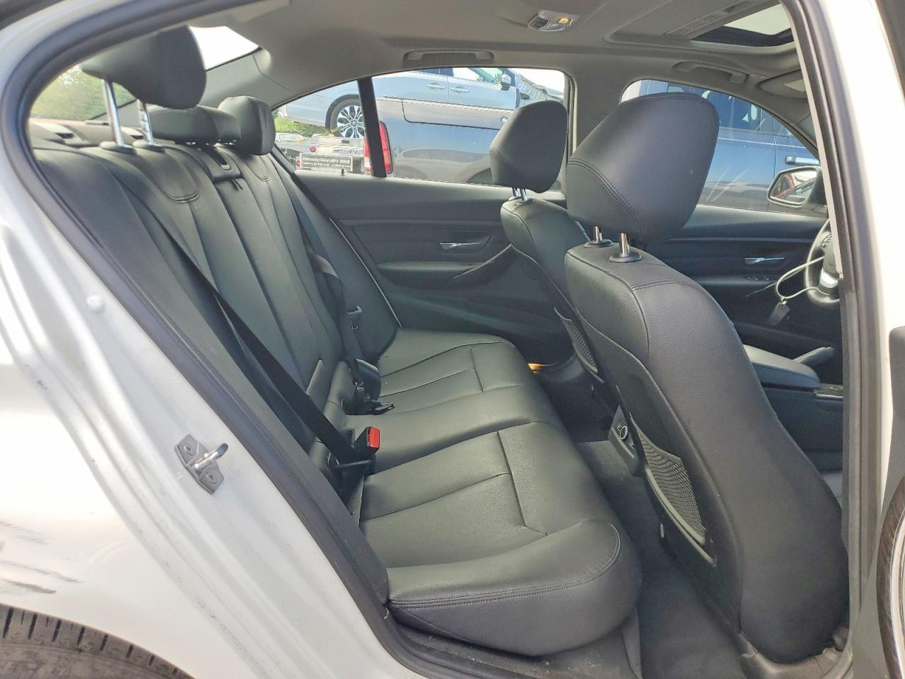 2015 BMW 328 D xDrive - zdjęcie 10