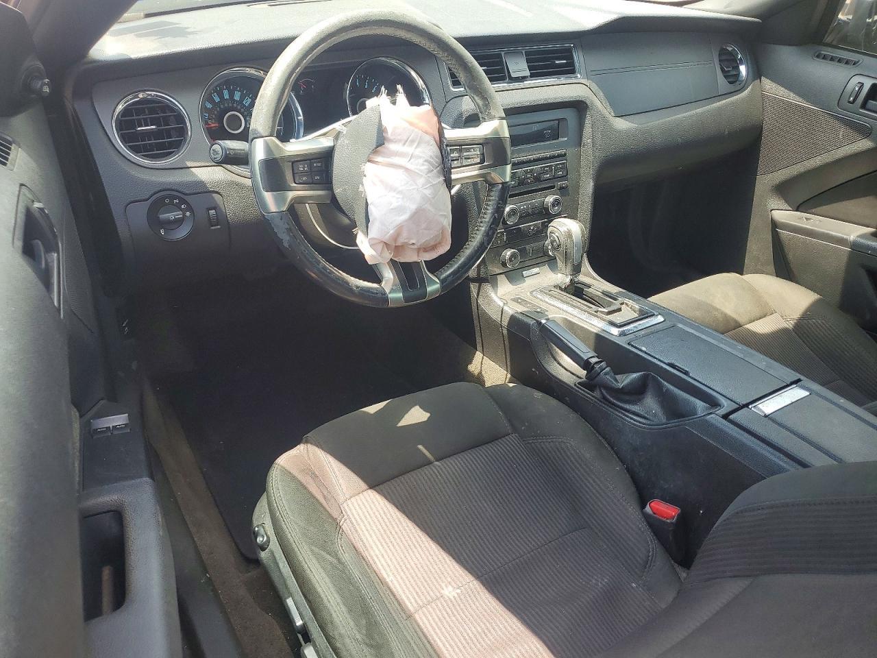 2014 Ford Mustang - zdjęcie 8