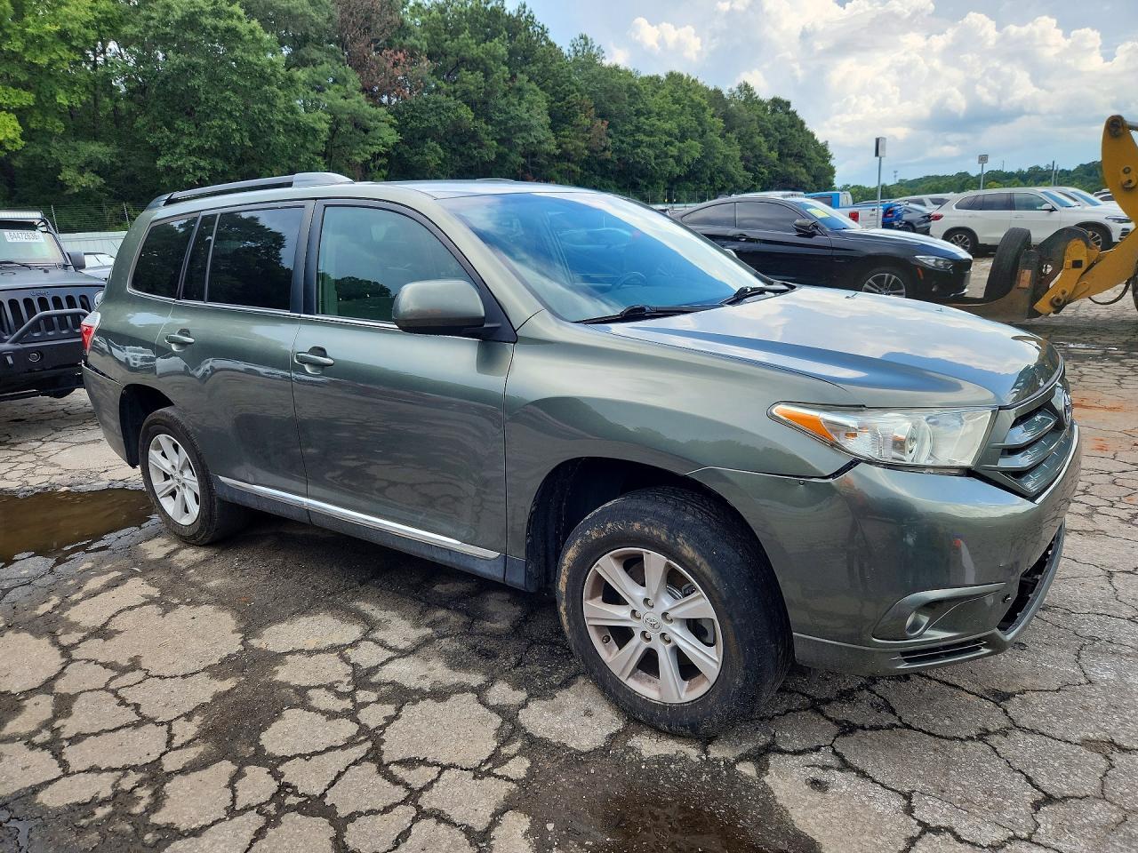 2013 Toyota Highlander Plus - zdjęcie 4