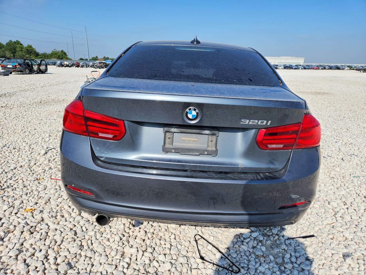 2016 BMW 320 I - zdjęcie 6