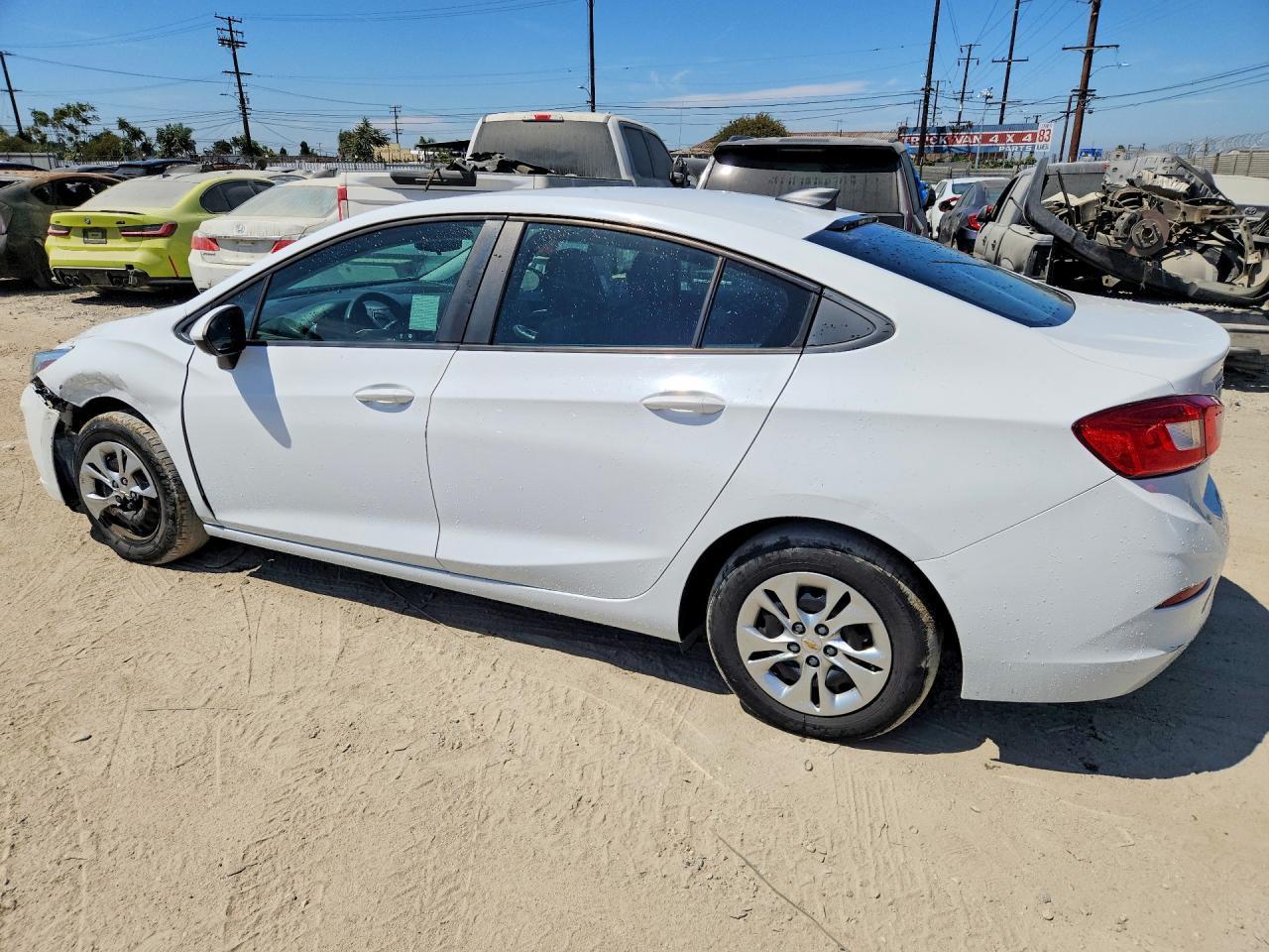 2019 Chevrolet Cruze Ls - zdjęcie 2