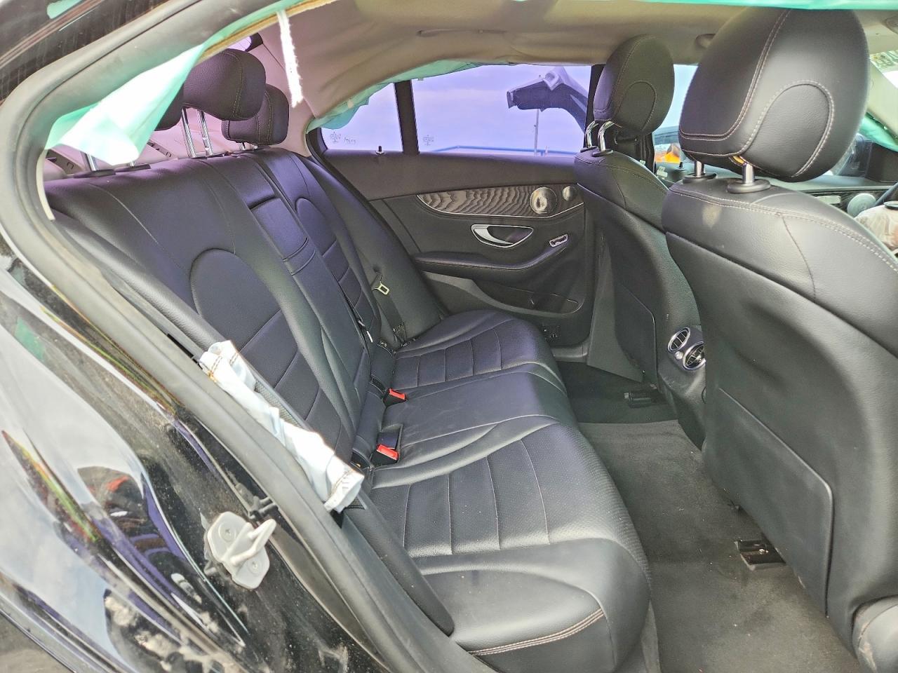 2016 Mercedes-Benz C 300 - zdjęcie 10