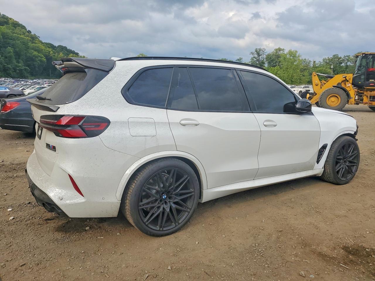 2024 BMW X5 M Competition - zdjęcie 3