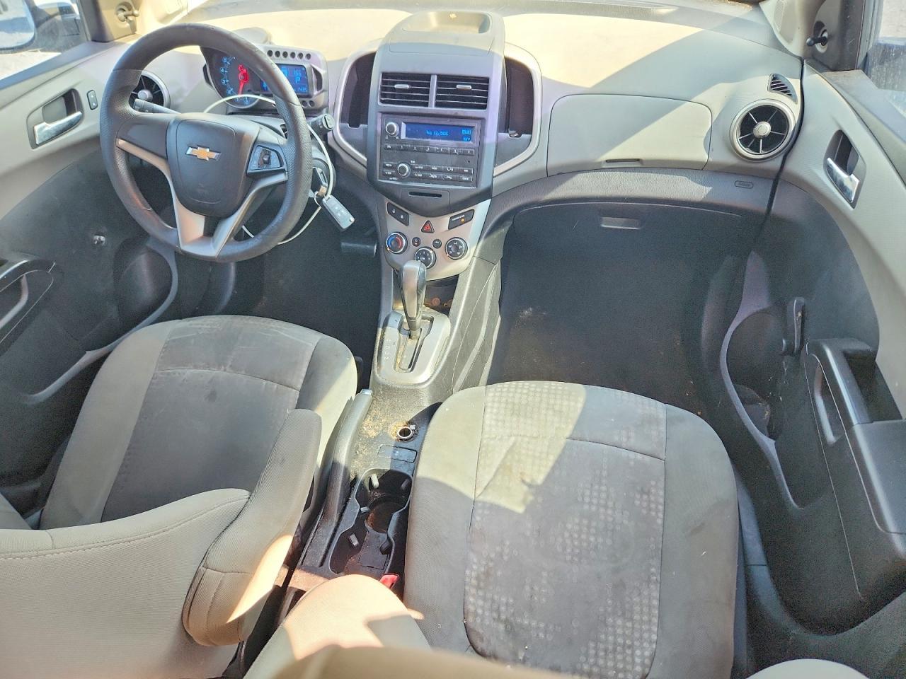 2014 Chevrolet Sonic Ls - zdjęcie 8
