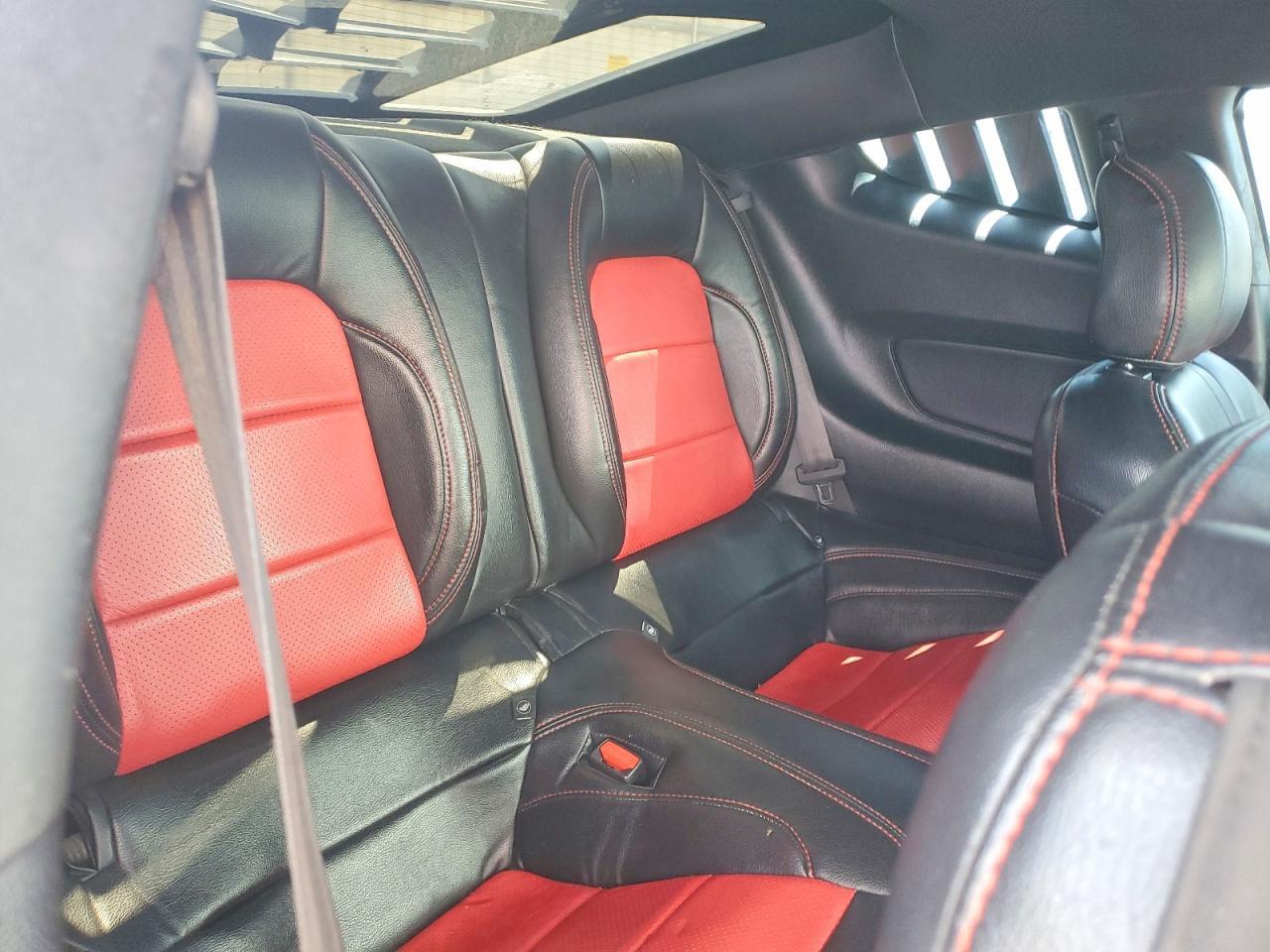 2021 Ford Mustang - zdjęcie 10