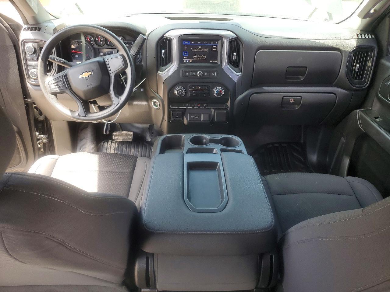 2023 Chevrolet Silverado K1500 - zdjęcie 8