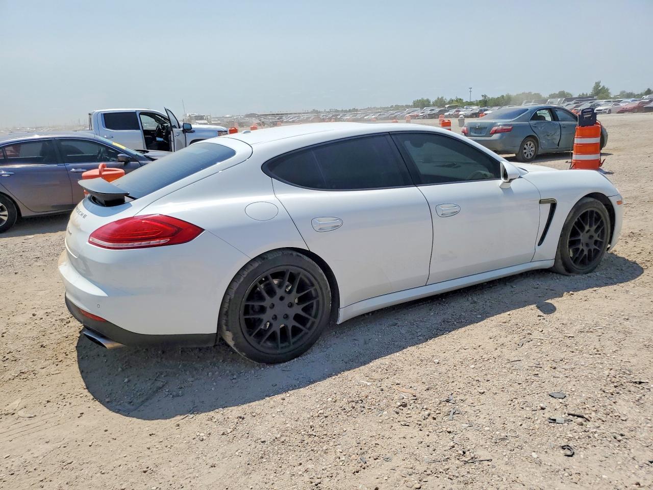 2015 Porsche Panamera 2 - zdjęcie 3