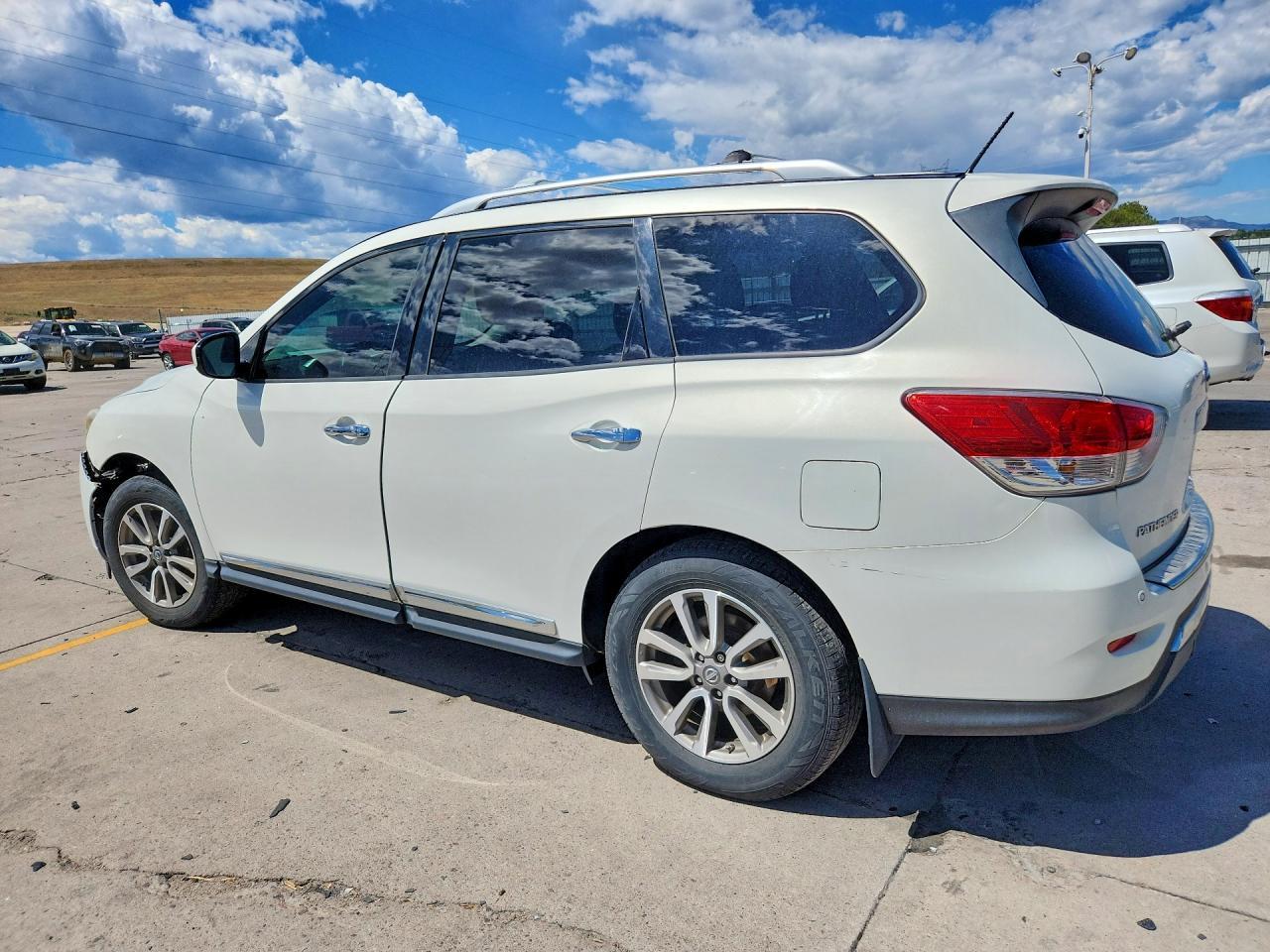 2014 Nissan Pathfinder Sl - zdjęcie 2