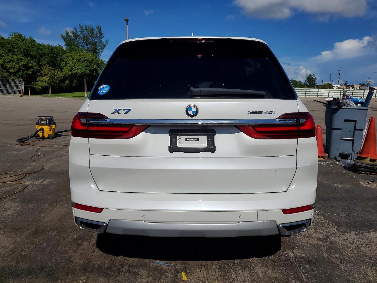 2022 BMW X7 xDrive40I - zdjęcie 6