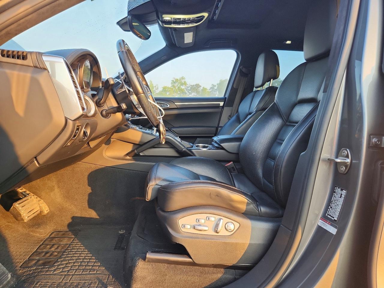 2015 Porsche Cayenne Turbo - zdjęcie 7