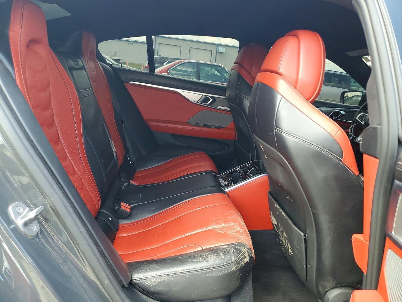2022 BMW Seria 8 M850i - zdjęcie 10