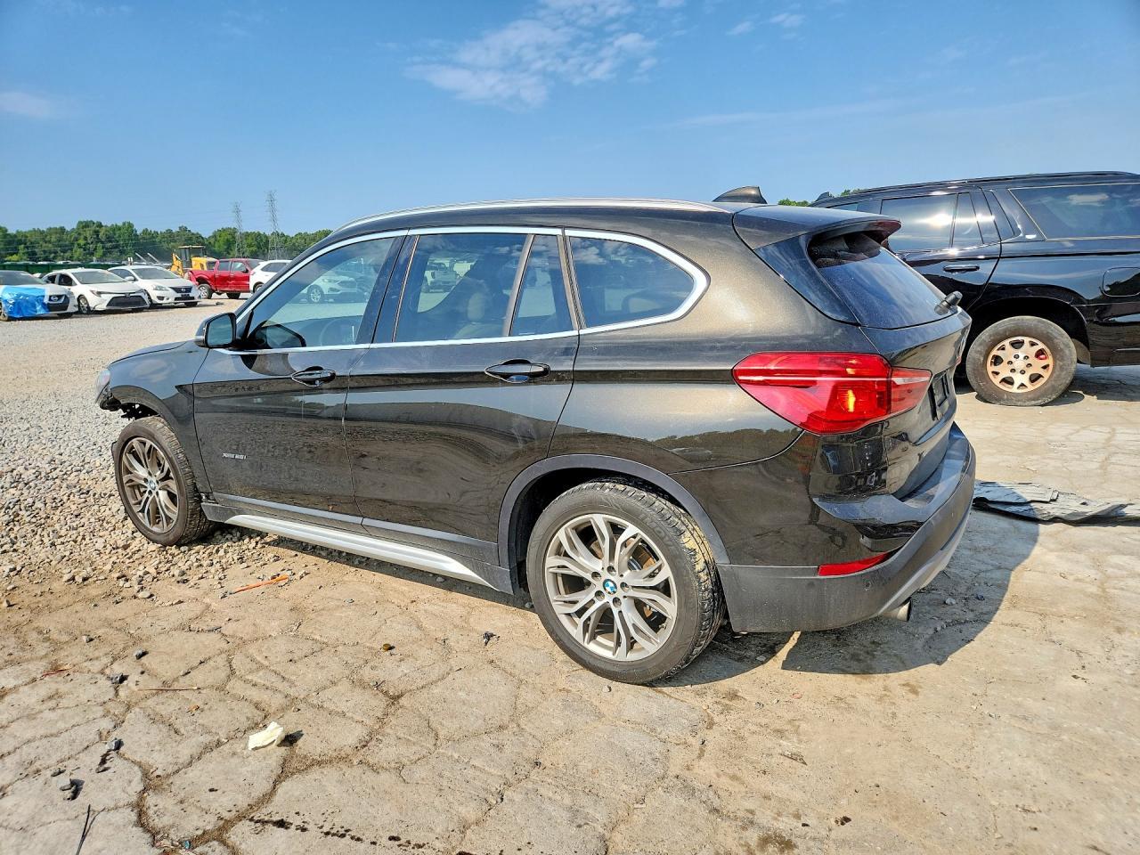 2016 BMW X1 xDrive28I - zdjęcie 2