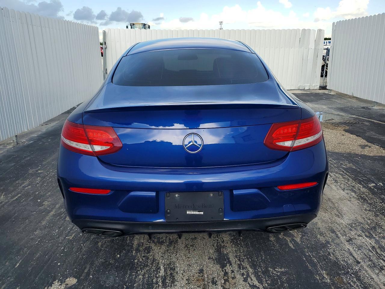 2017 Mercedes-Benz C 300 - zdjęcie 6