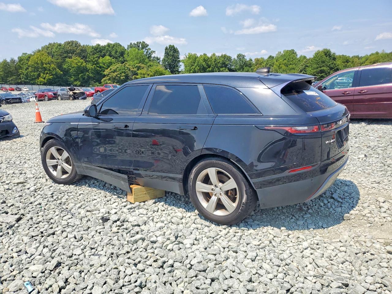 2018 Land Rover Range Rover Velar S - zdjęcie 2