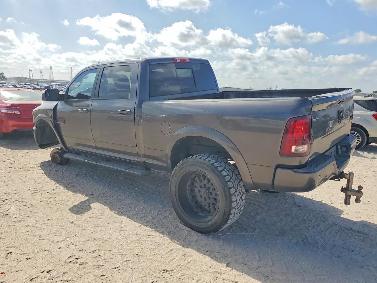 2018 Ram 2500 Laramie - zdjęcie 2