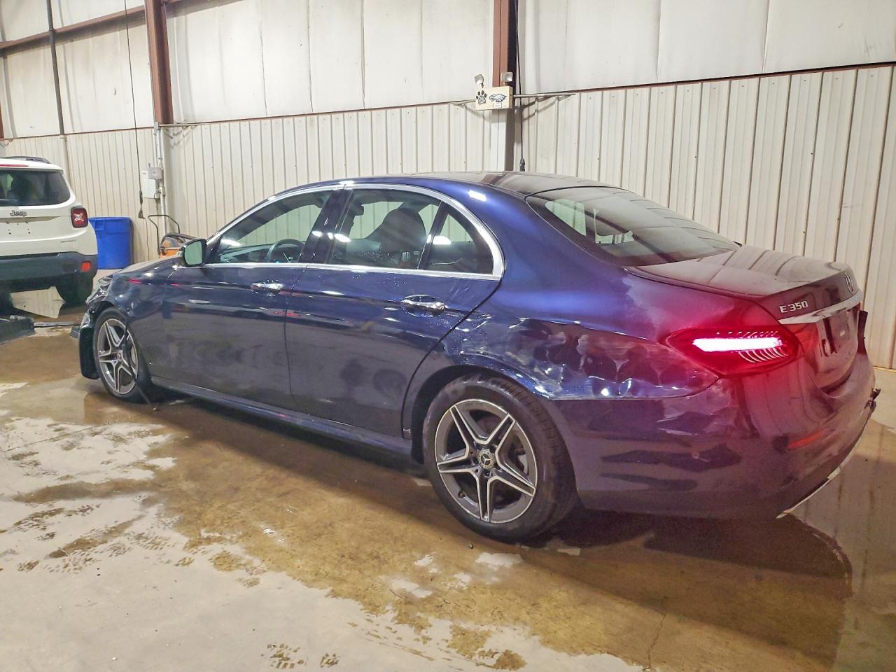 2023 Mercedes-Benz E 350 4Matic - zdjęcie 2