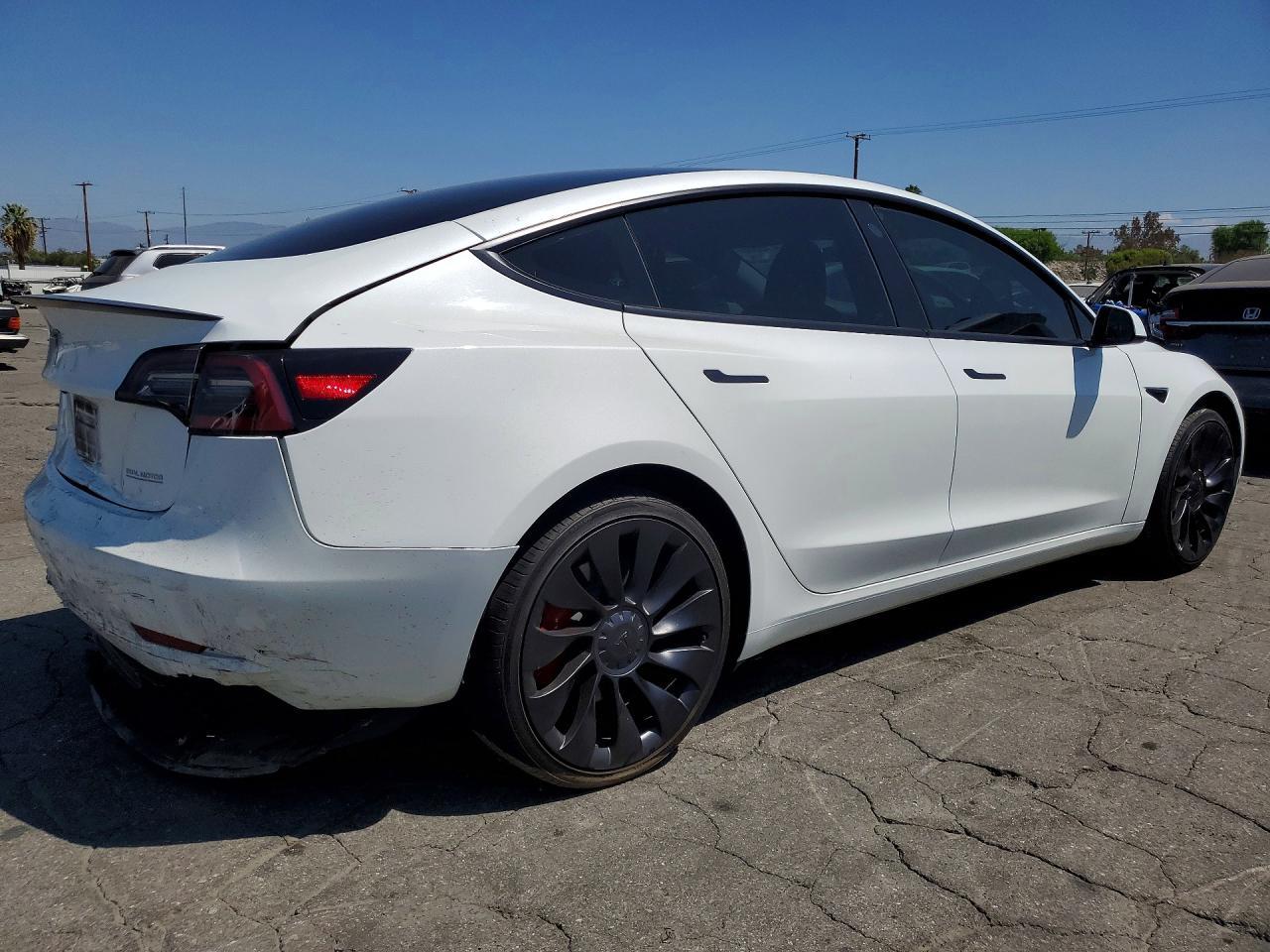 2023 Tesla Model 3 - zdjęcie 3
