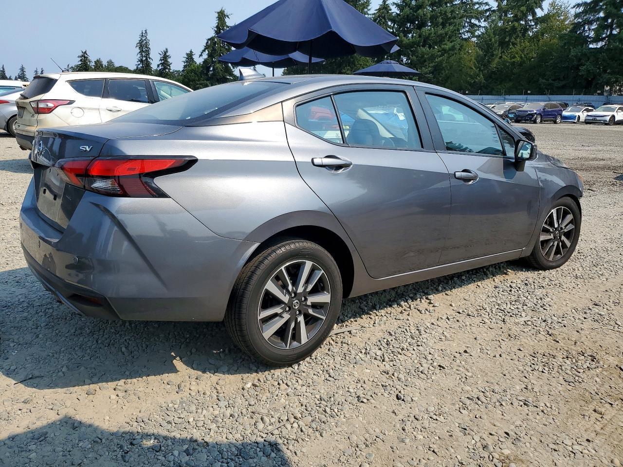 2021 Nissan Versa Sv - zdjęcie 3