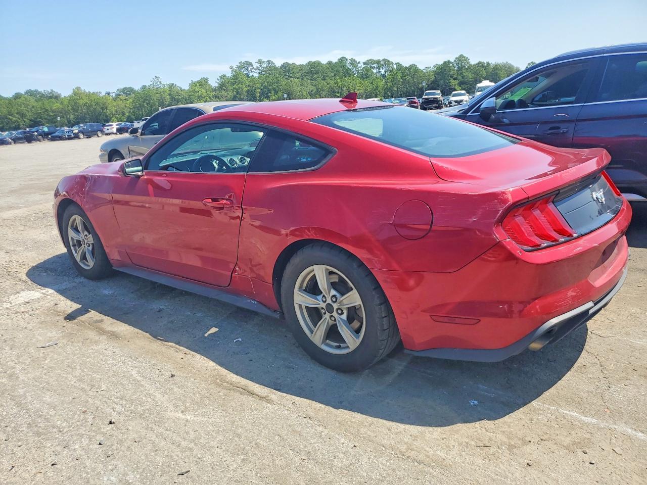 2020 Ford Mustang - zdjęcie 2