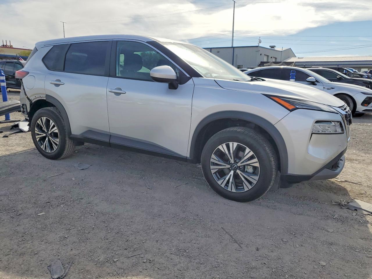 2023 Nissan Rogue Sv - zdjęcie 4
