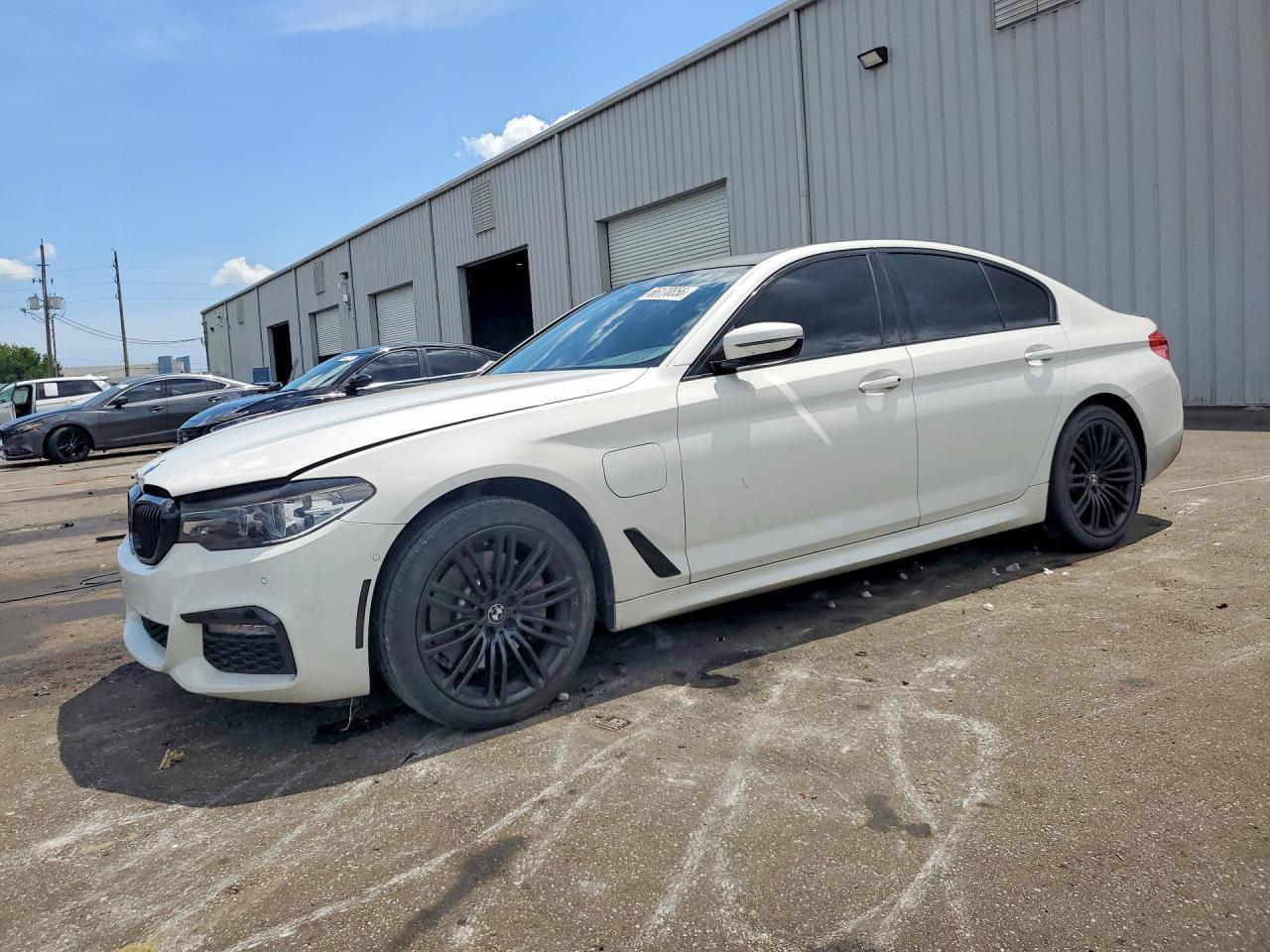 2019 BMW 530E - zdjęcie główne