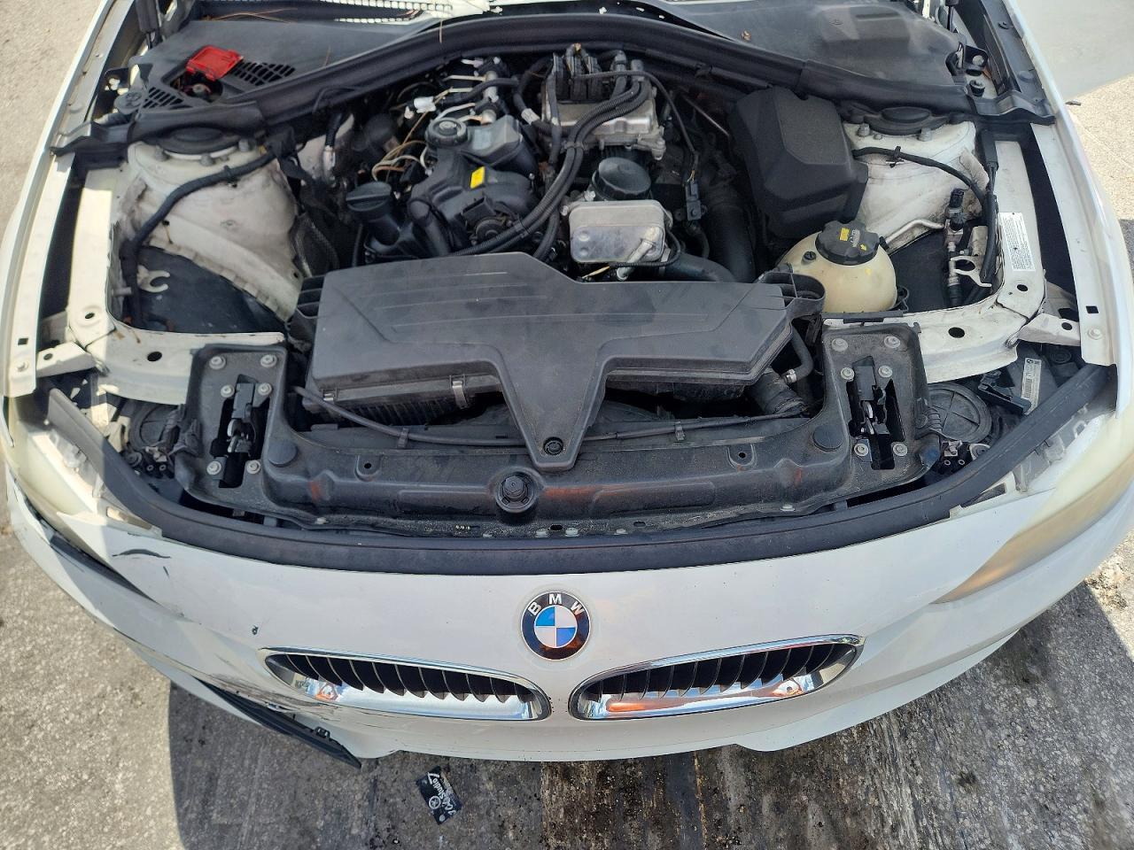 2015 BMW 320 I - zdjęcie 11