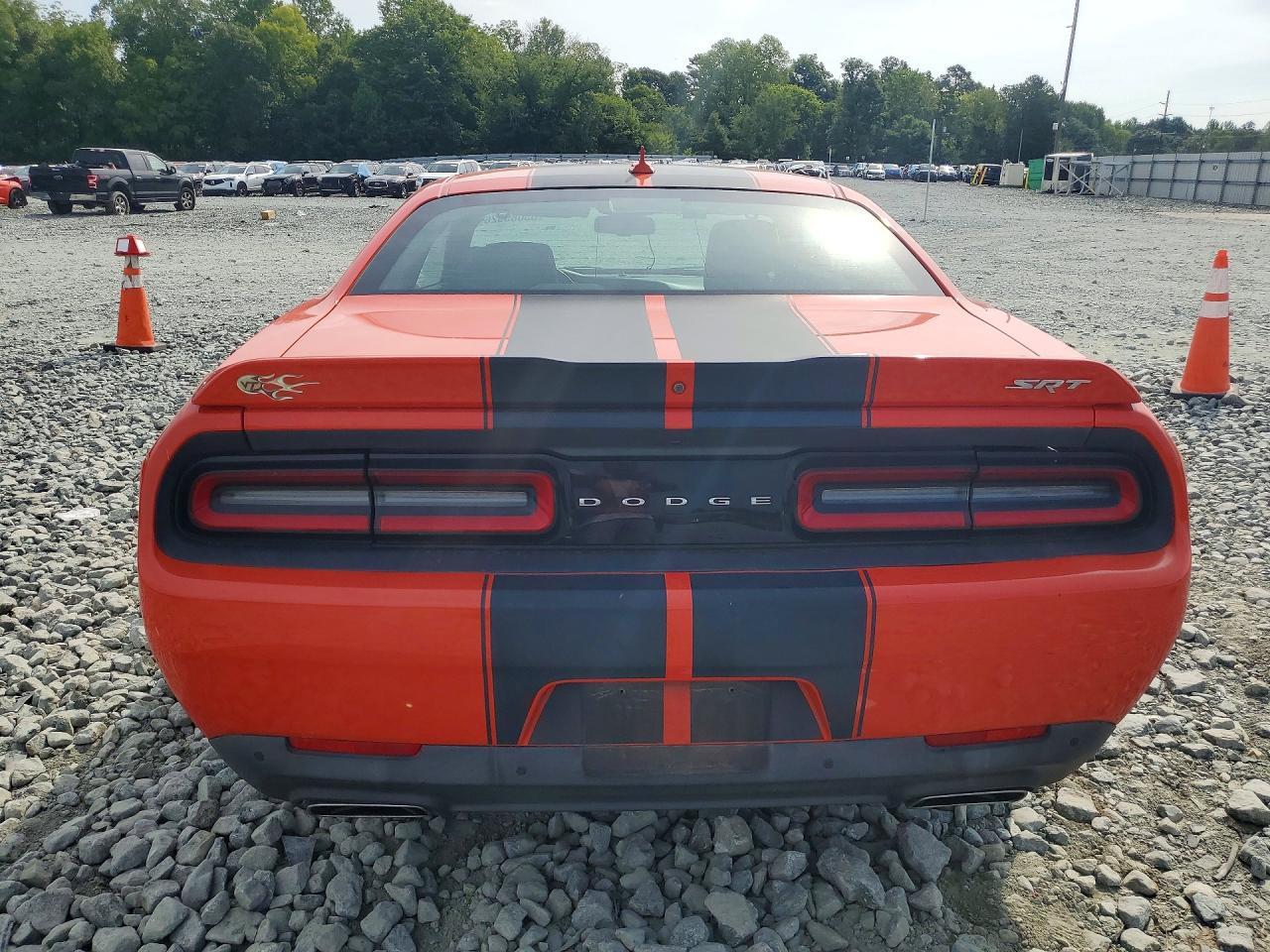 2016 Dodge Challenger Srt 392 - zdjęcie 6