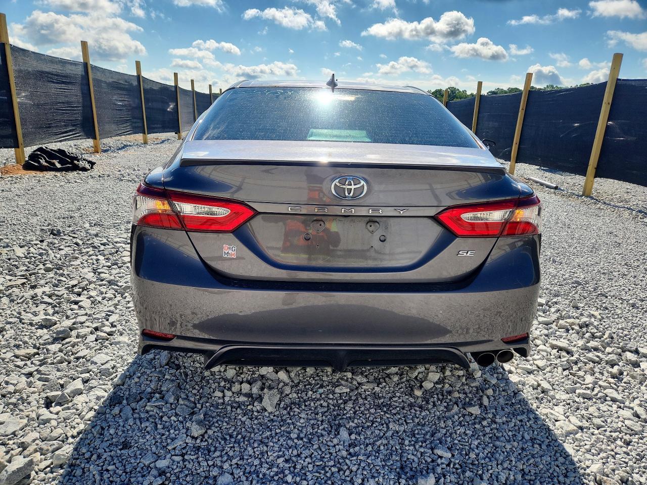 2021 Toyota Camry Se - zdjęcie 6