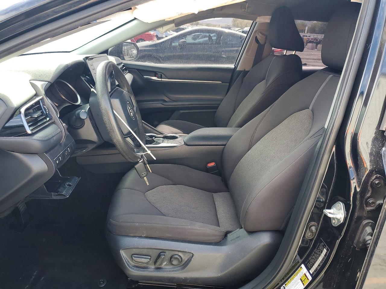 2023 Toyota Camry Le - zdjęcie 7