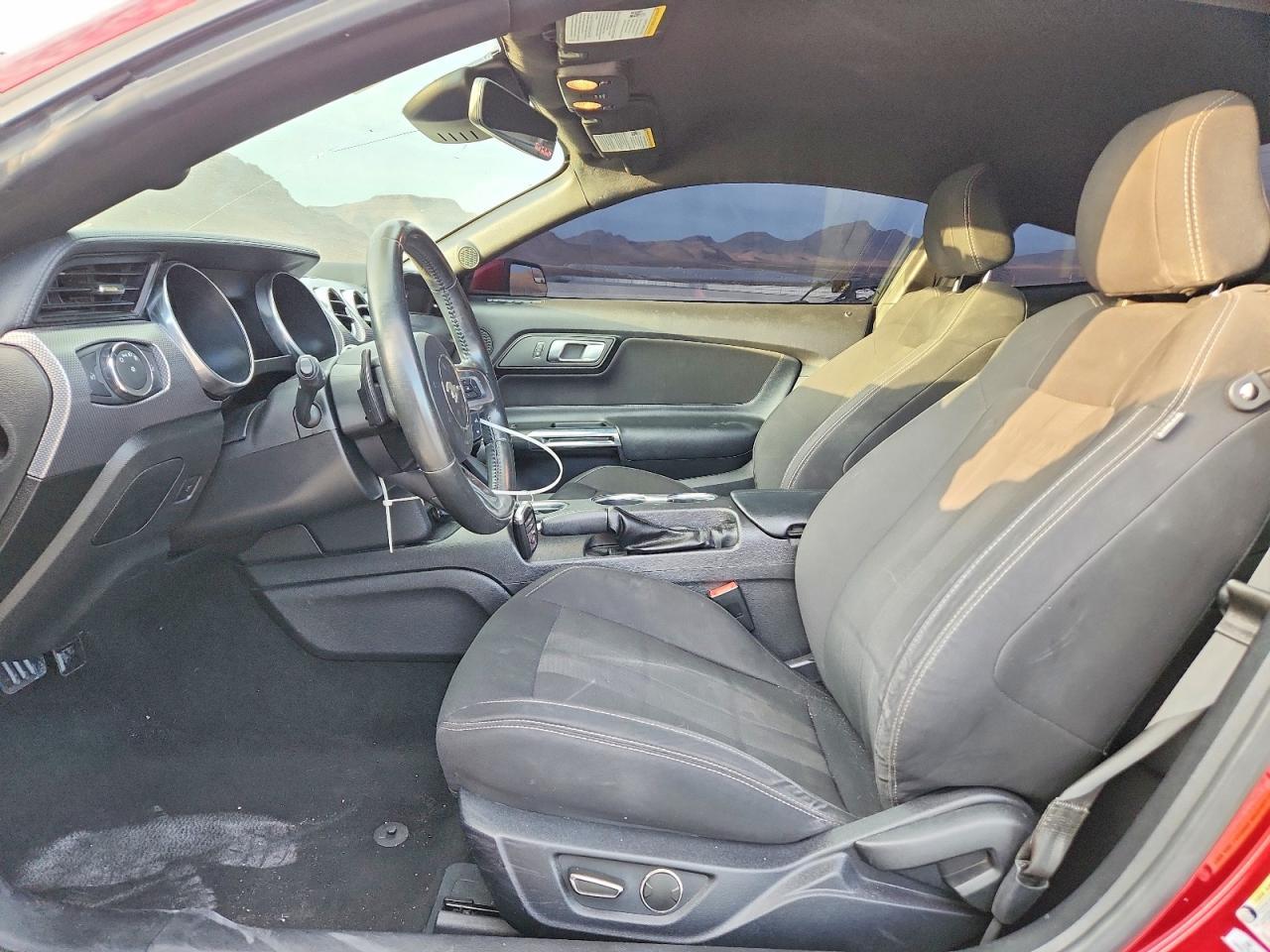 2019 Ford Mustang - zdjęcie 7