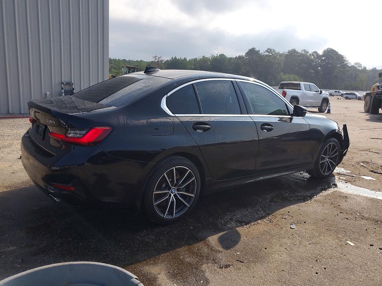 2020 BMW Seria 3 330i - zdjęcie 3