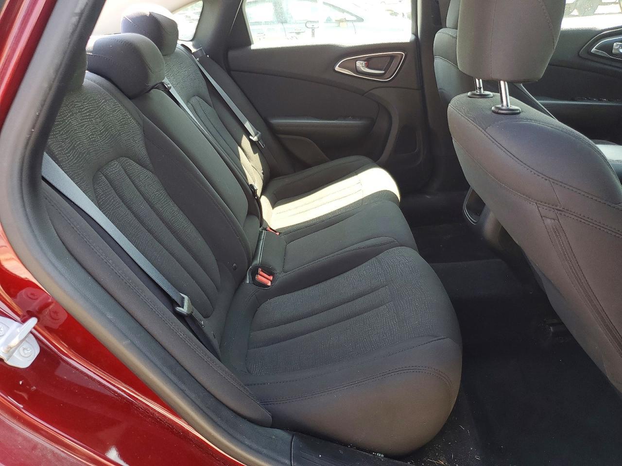 2016 Chrysler 200 Limited - zdjęcie 10