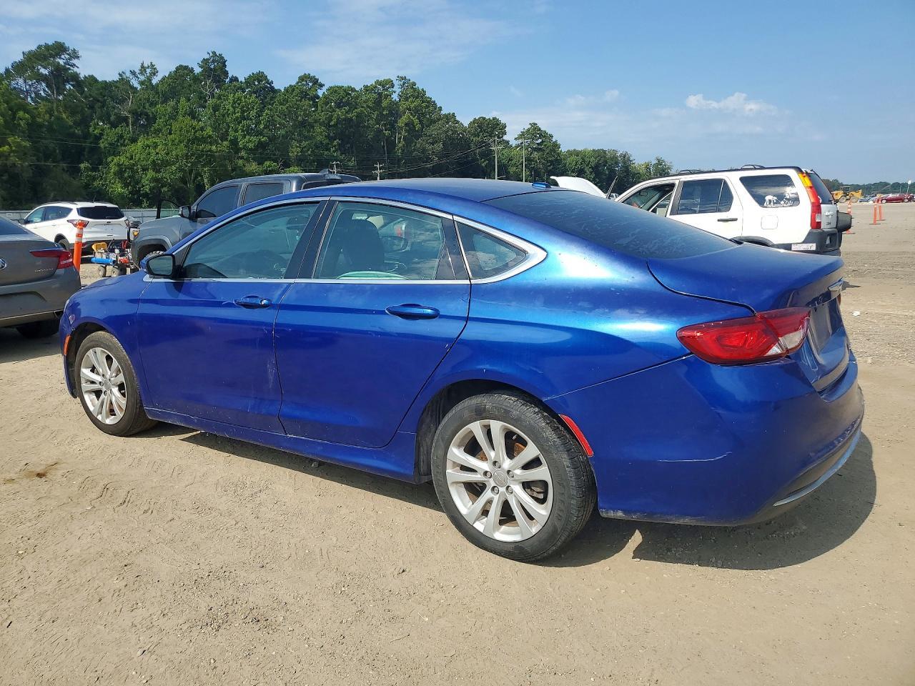 2015 Chrysler 200 Limited - zdjęcie 2