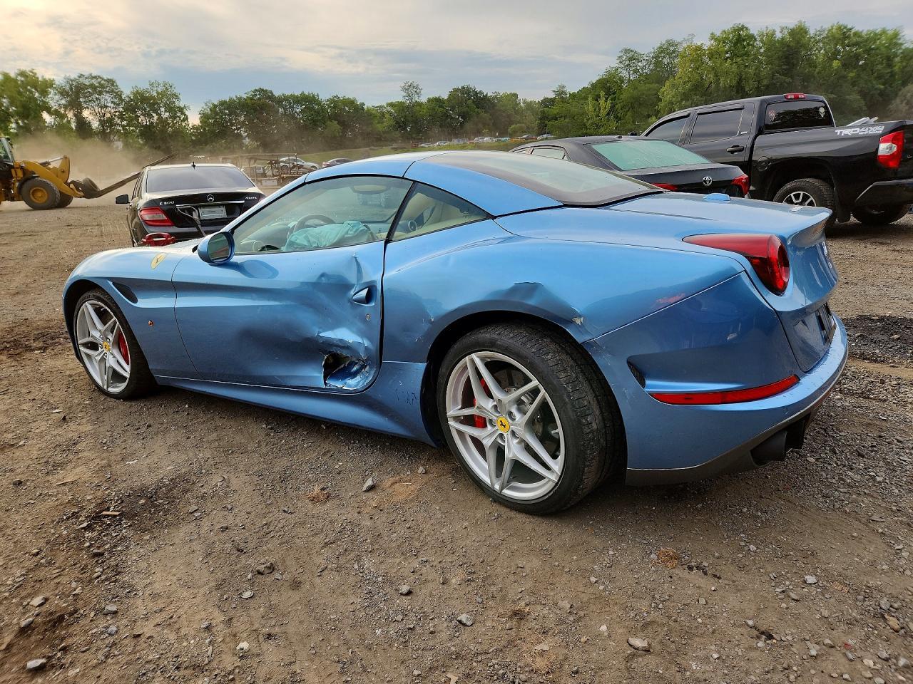 2017 Ferrari California T - zdjęcie 2