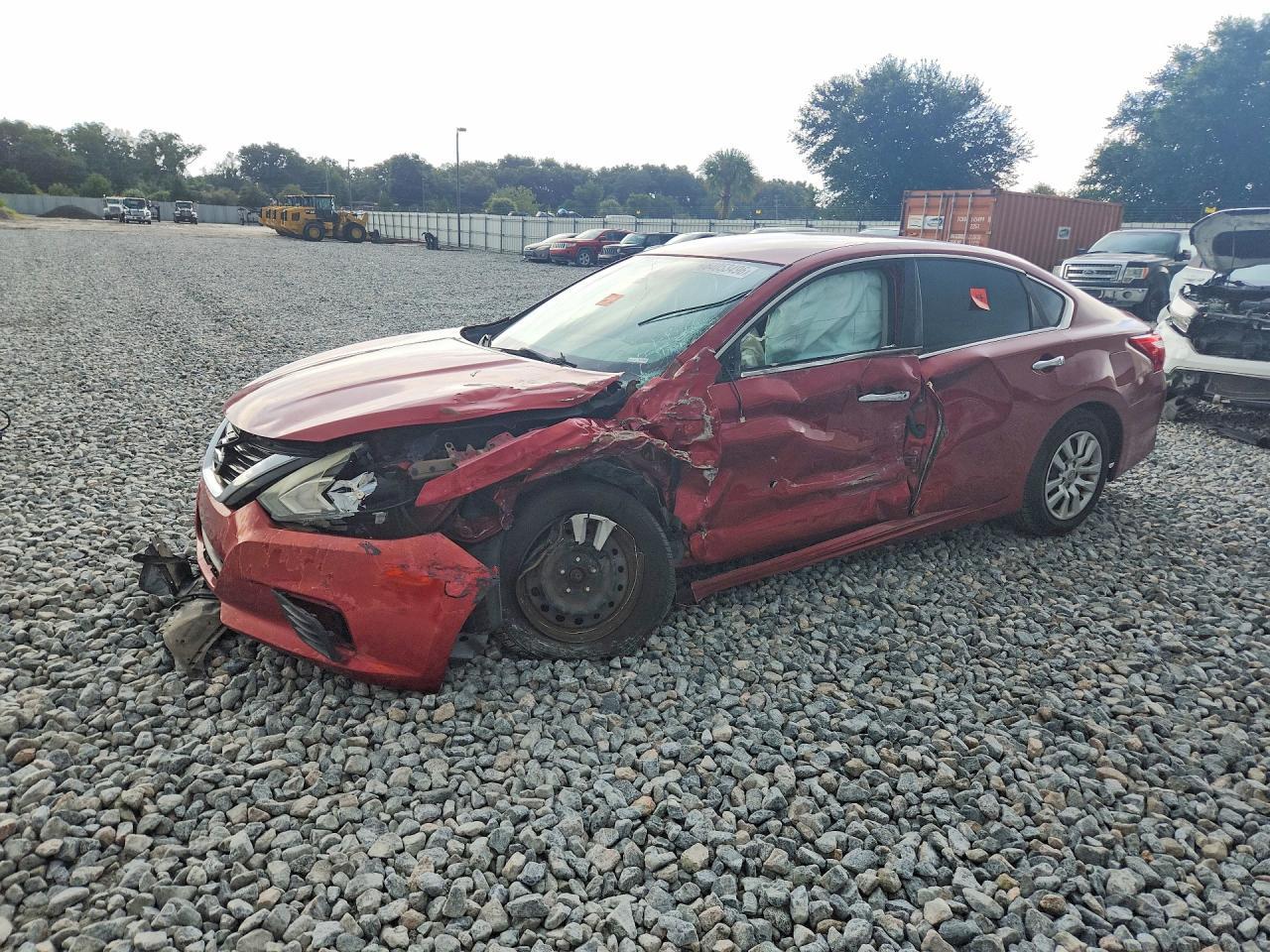 2016 Nissan Altima - zdjęcie główne