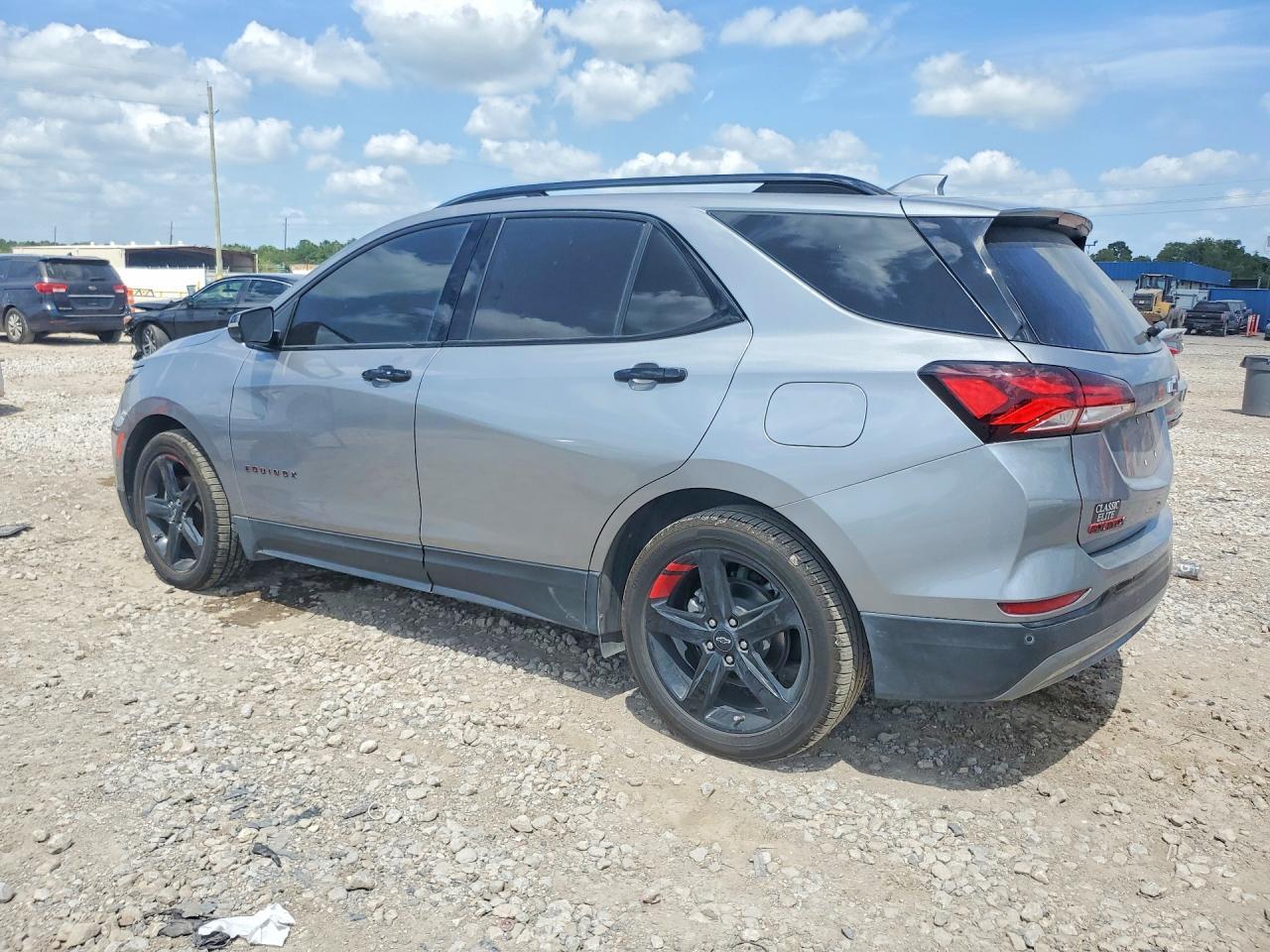 2024 Chevrolet Equinox Premier - zdjęcie 2