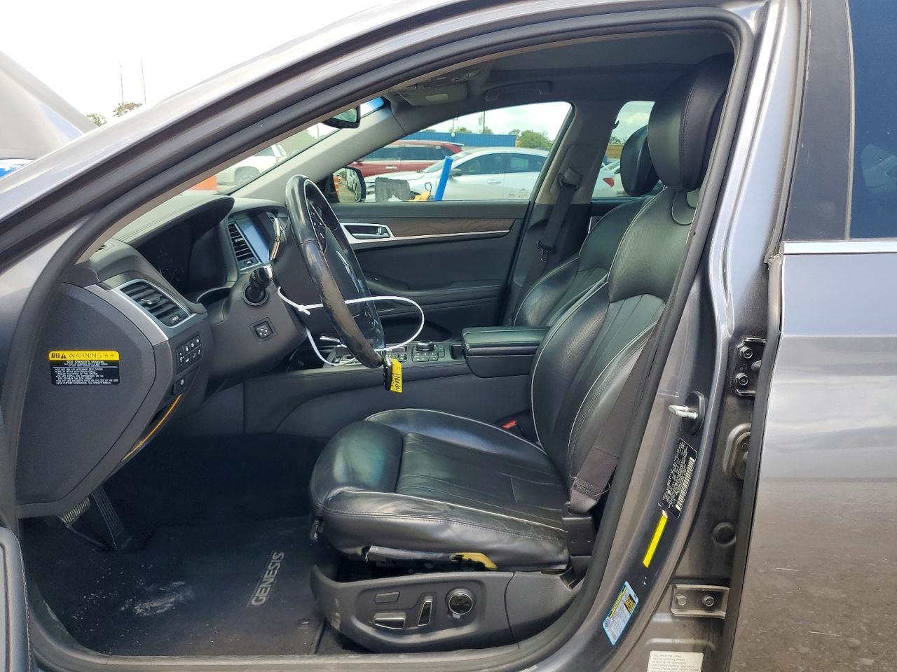 2016 Hyundai Genesis 3.8L - zdjęcie 7