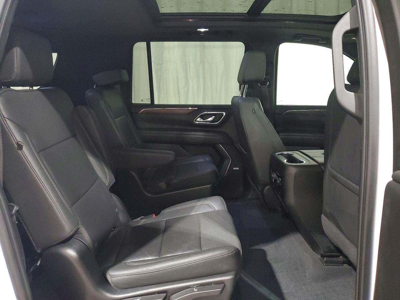 2023 Chevrolet Suburban K1500 Z71 - zdjęcie 11