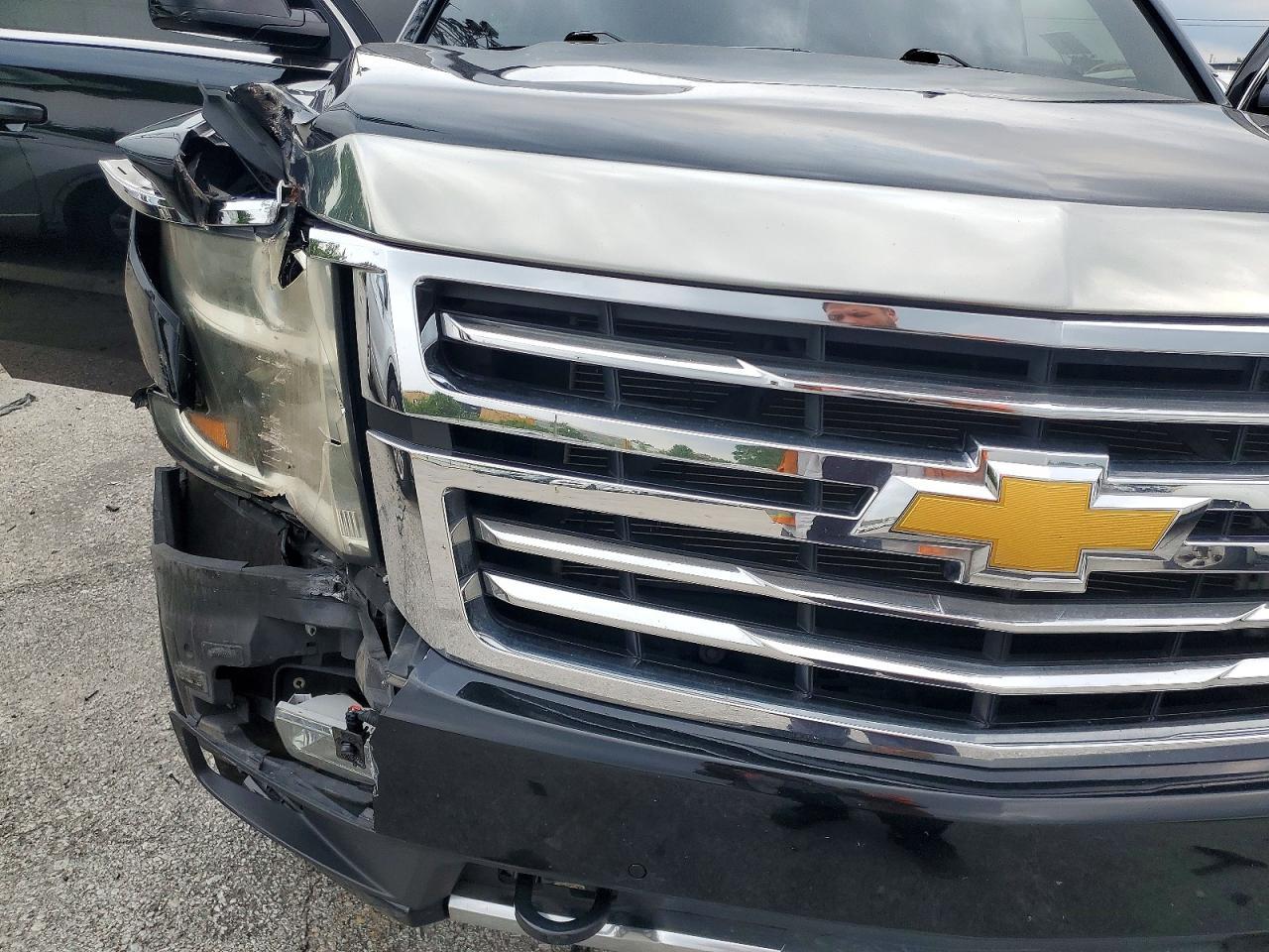 2016 Chevrolet Suburban K1500 Lt - zdjęcie 12